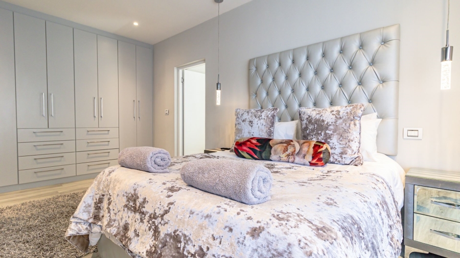 6 Bedroom Property for Sale in Myburgh Park Western Cape